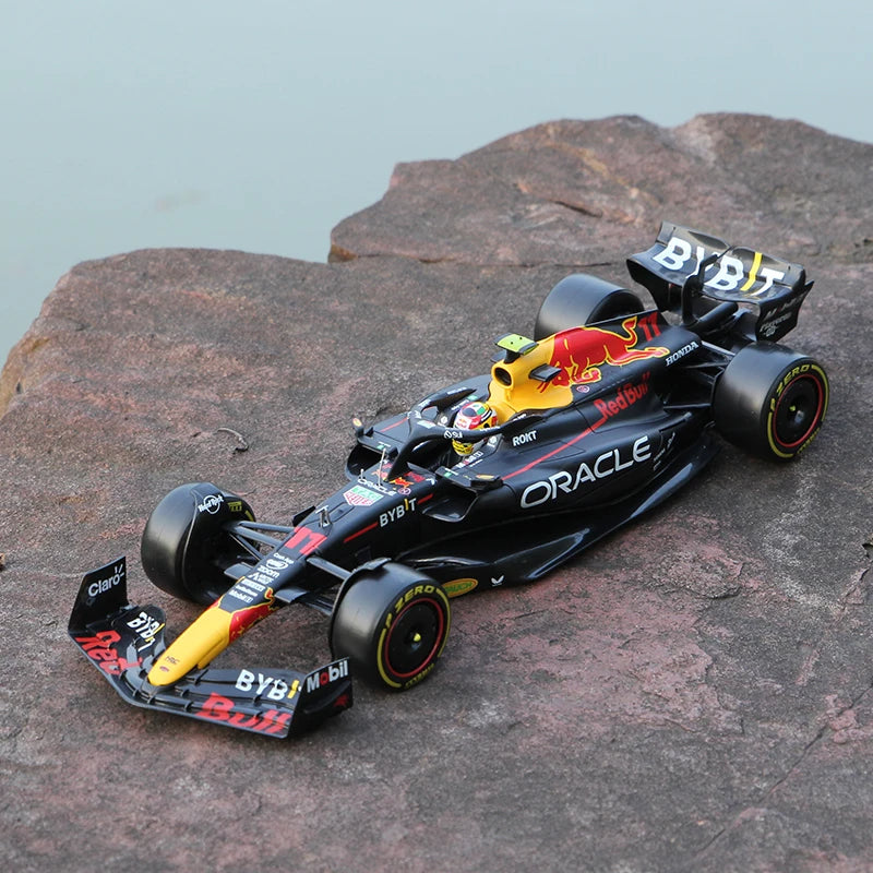Miniatura 1:24 Red Bull Racing RB19 (2023) - 24cm