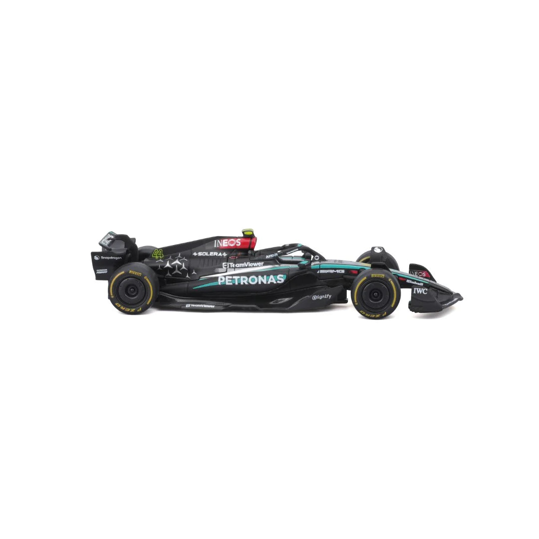 Miniatura 1:43 Mercedes AMG Petronas W15 (2024) - 13cm
