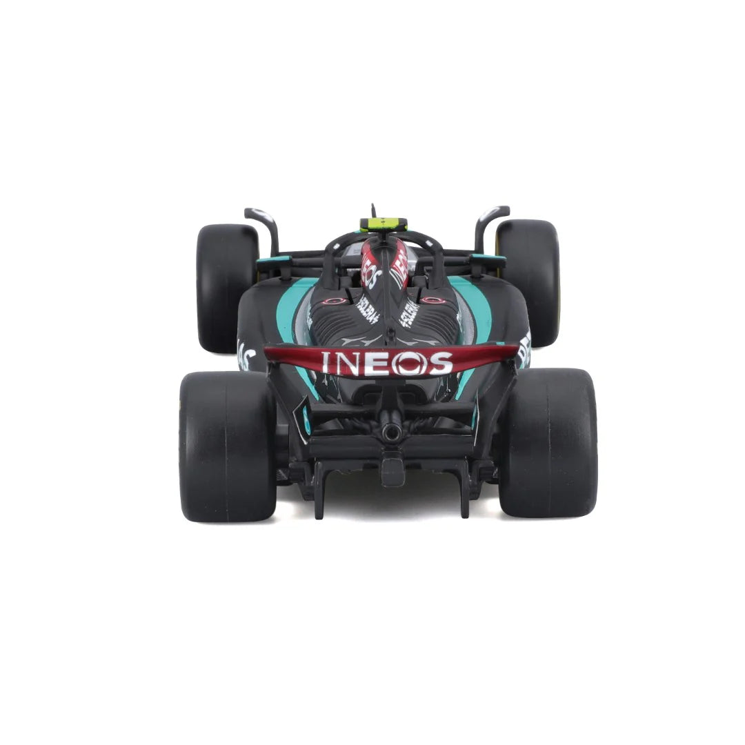 Miniatura 1:43 Mercedes AMG Petronas W15 (2024) - 13cm