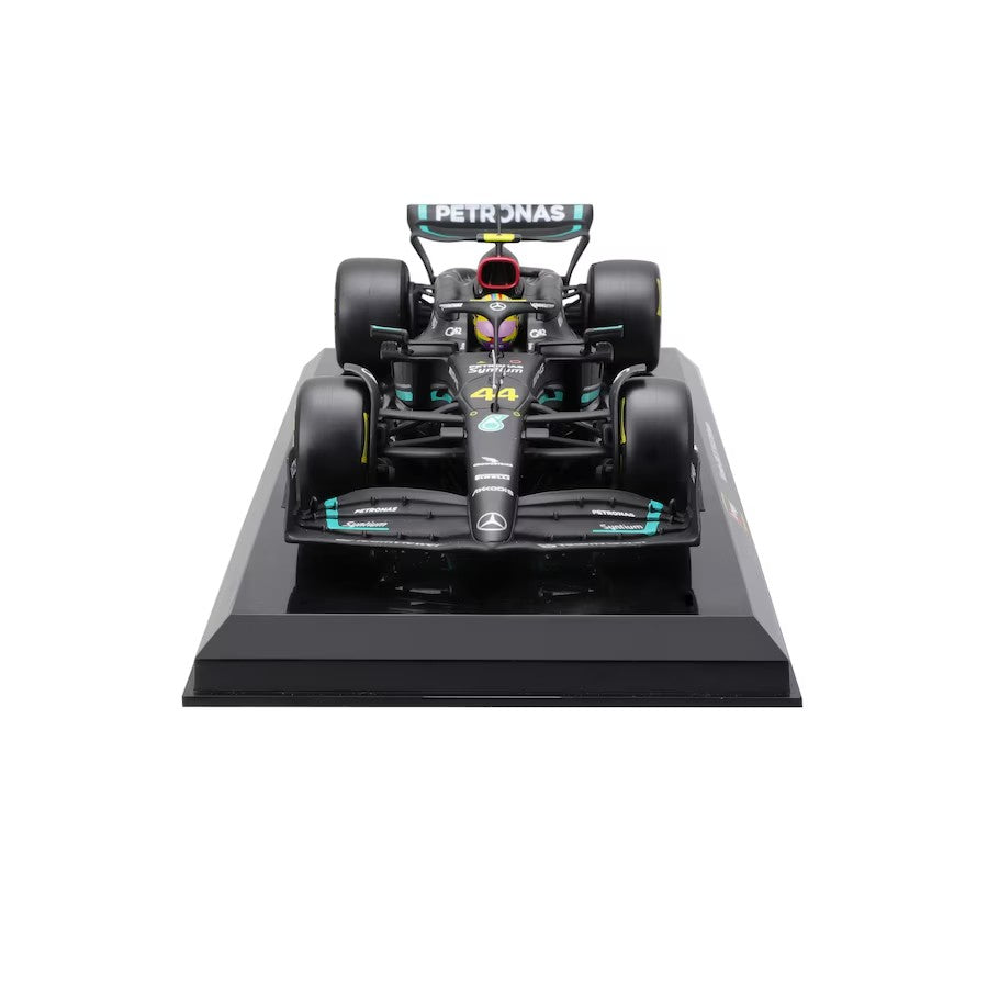 Miniatura 1:24 Mercedes AMG Petronas W14 (2023) - 24cm