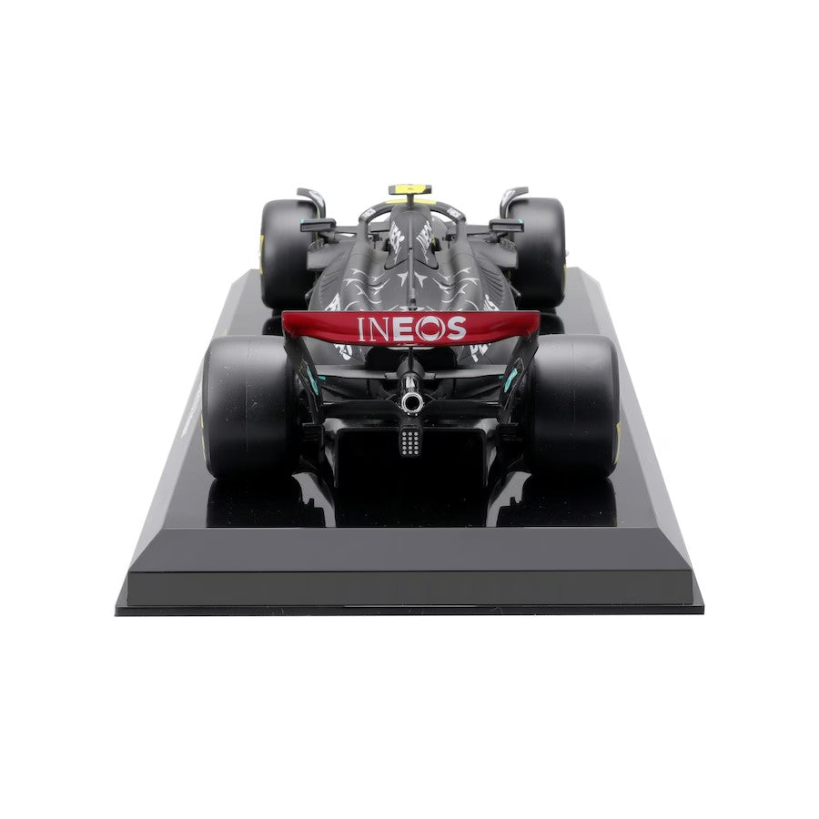 Miniatura 1:24 Mercedes AMG Petronas W14 (2023) - 24cm